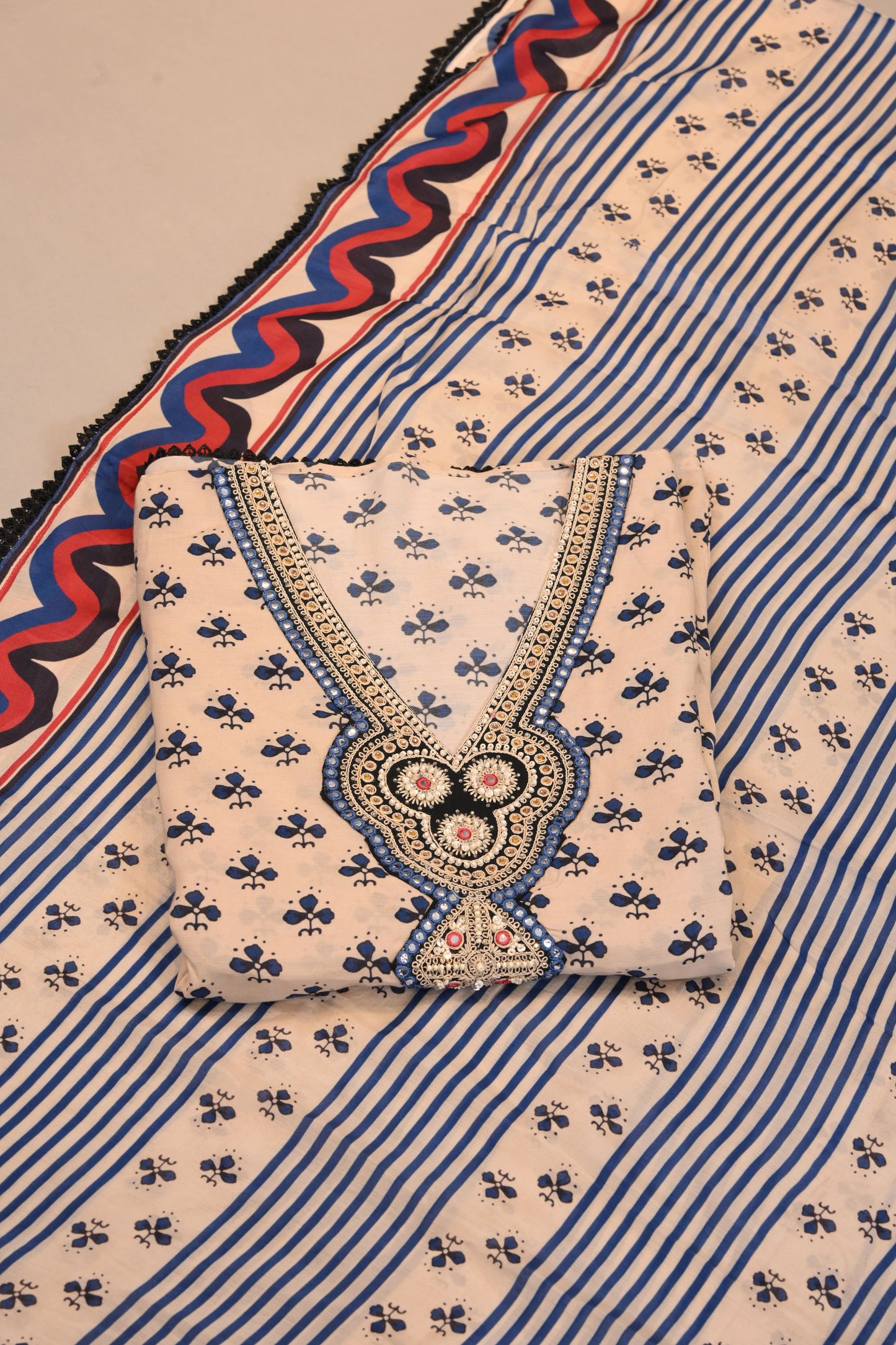 Unstitched Suit Elegant Blue Printed Ensemble with Contrast Border Dupatta