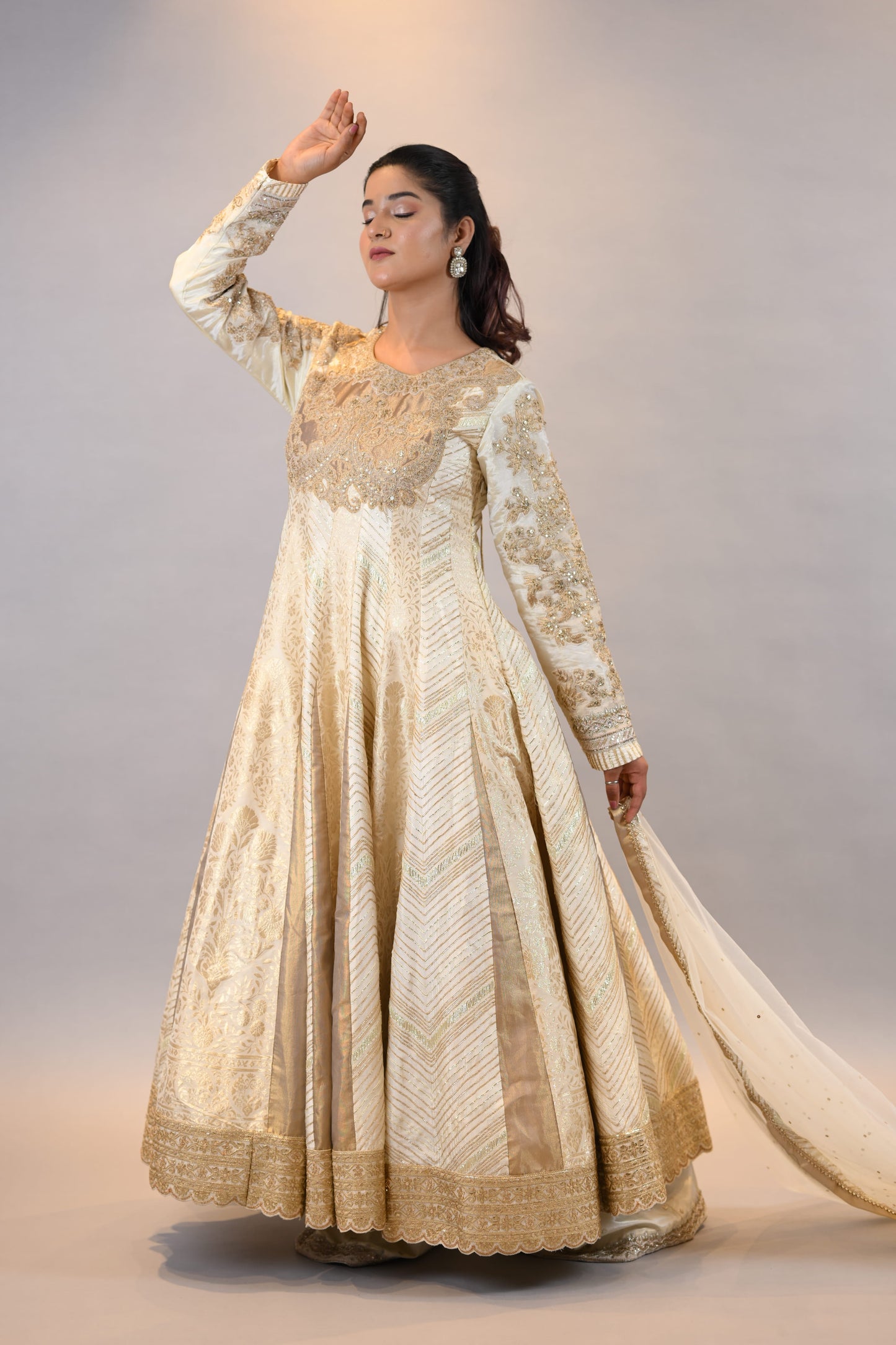 Anarkali Suit: Elegant Ivory & Gold Embroidered Floor-Length Ensemble with Dupatta